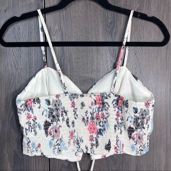 =💙2/$40💙NWT Vanilla Sky Floral Printed Lace Up Crop Top Size Medium - Picture 12 of 16